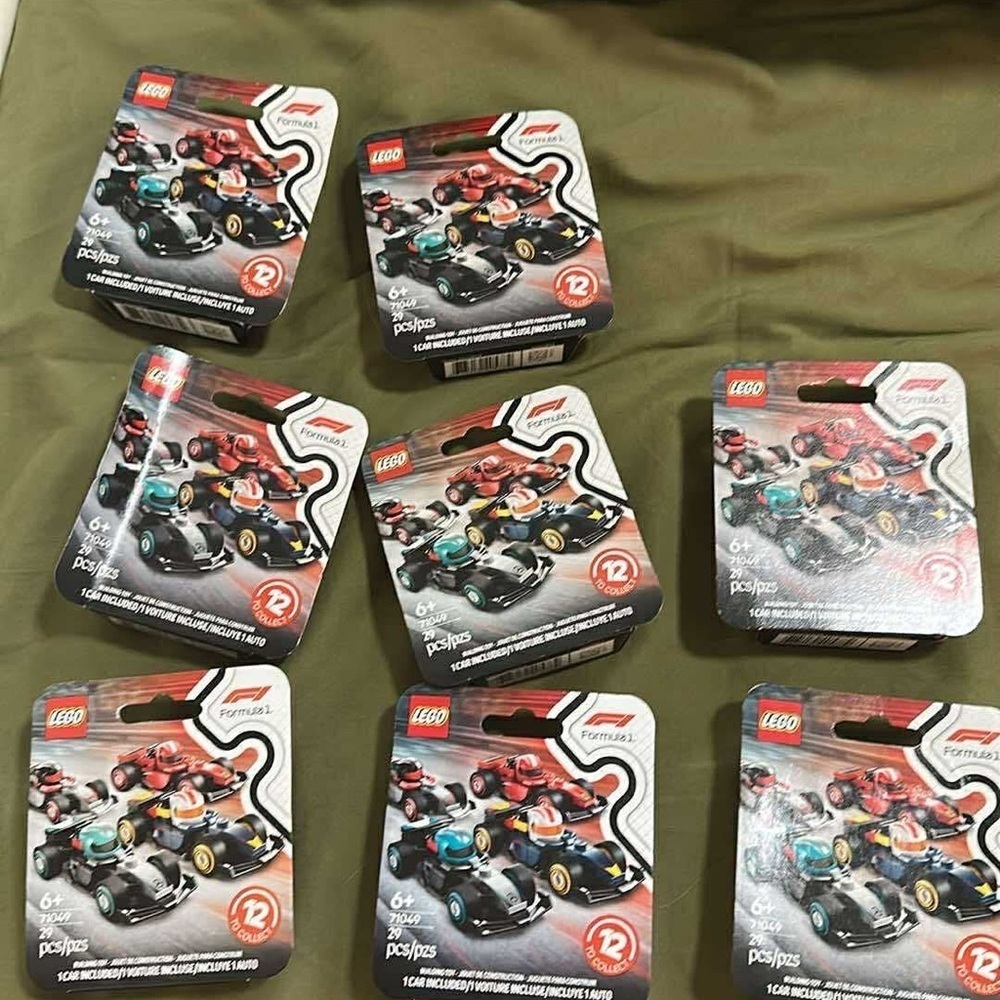 LEGO City Formula 1 Race Cars - Red, Blue - Picture 3 of 3